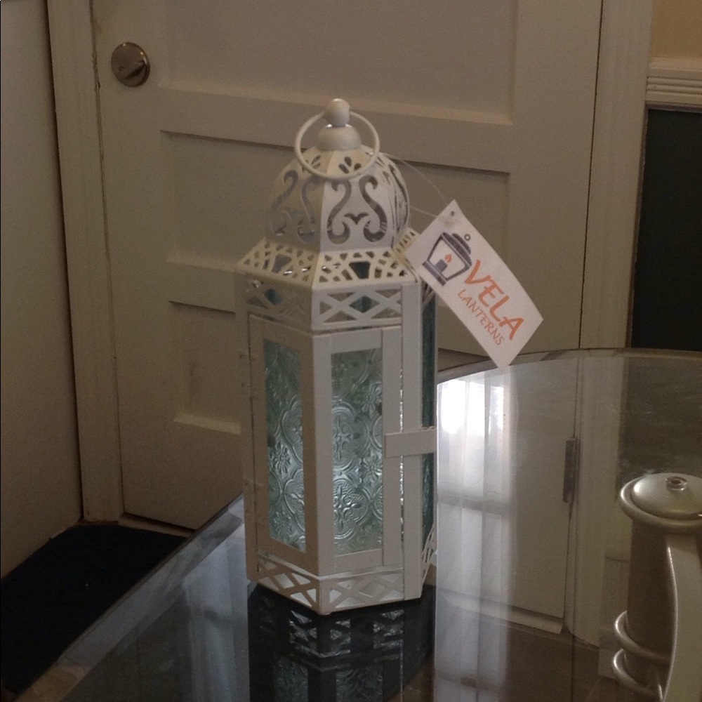 Vela medium size Moroccan lantern